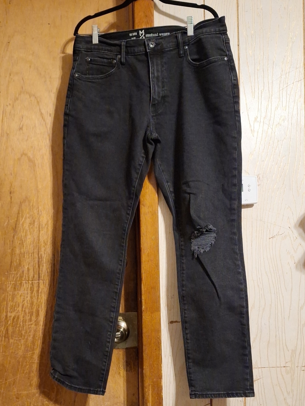 Men's Slim Straight Black Distressed Jeans